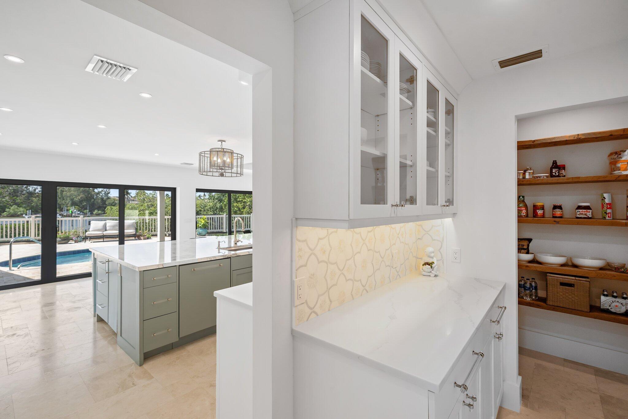 176 Harbourside Circle