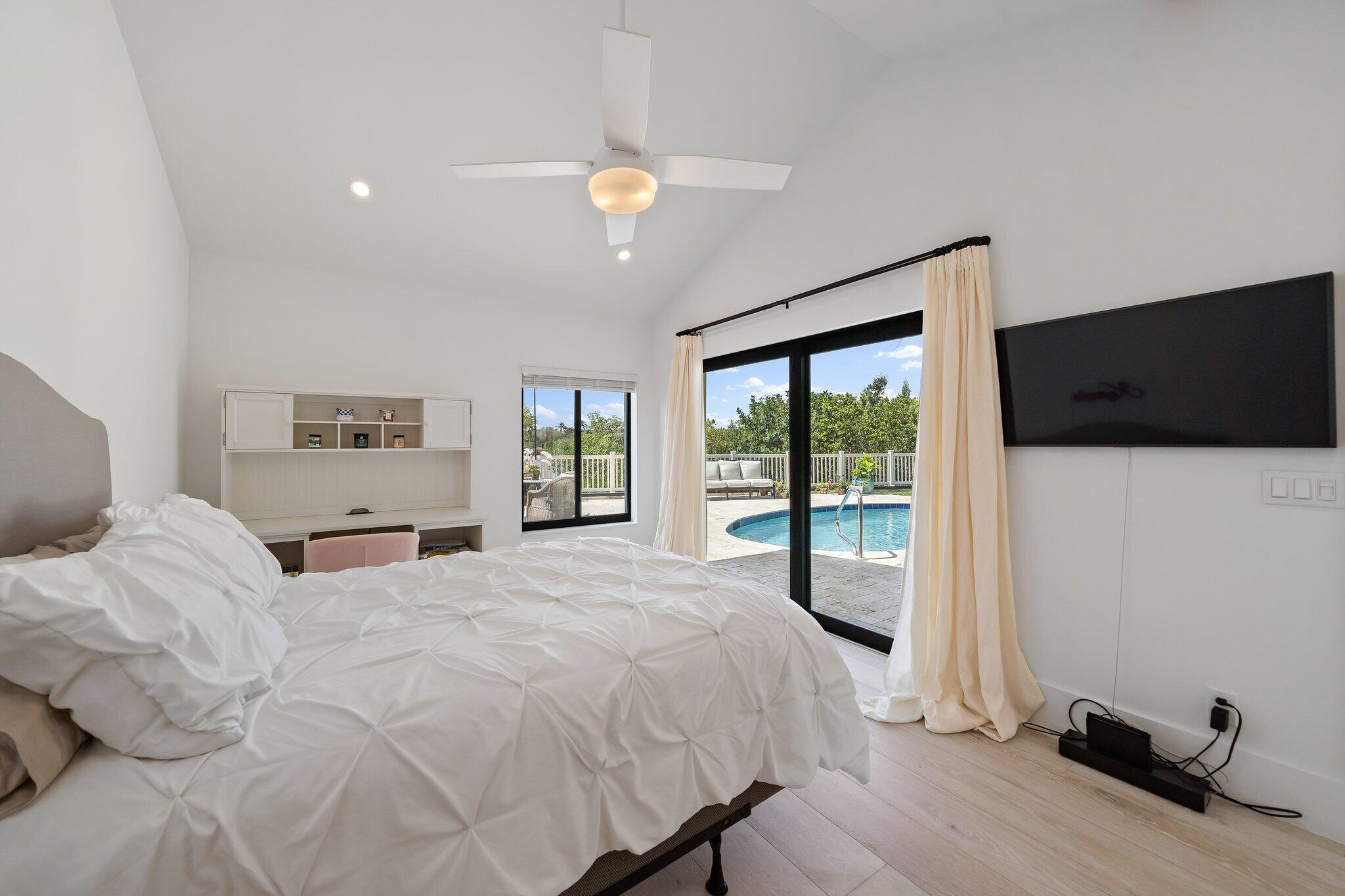 176 Harbourside Circle