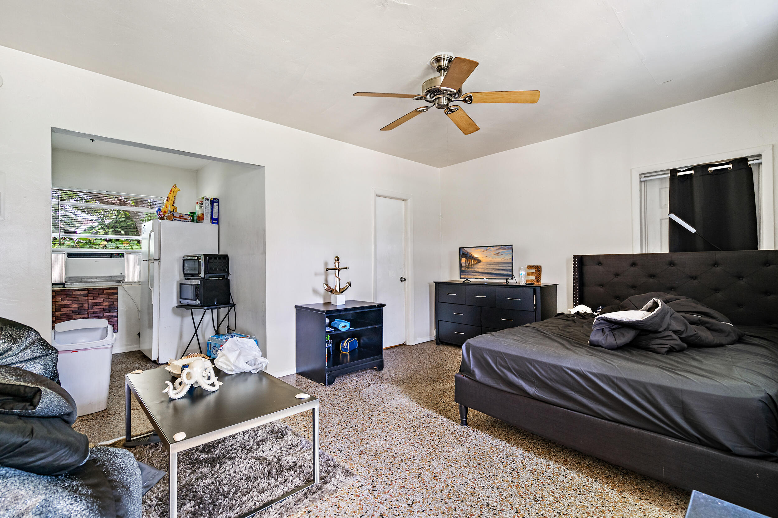 626 S Federal Highway Unit: 1 - 8