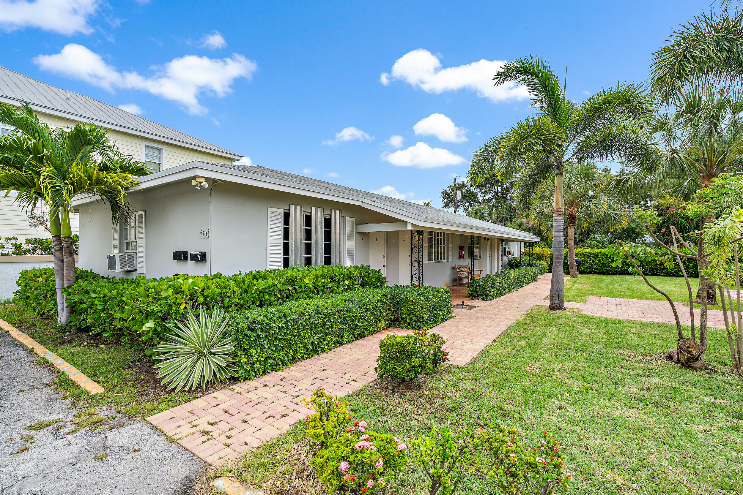 626 S Federal Highway Unit: 1 - 8