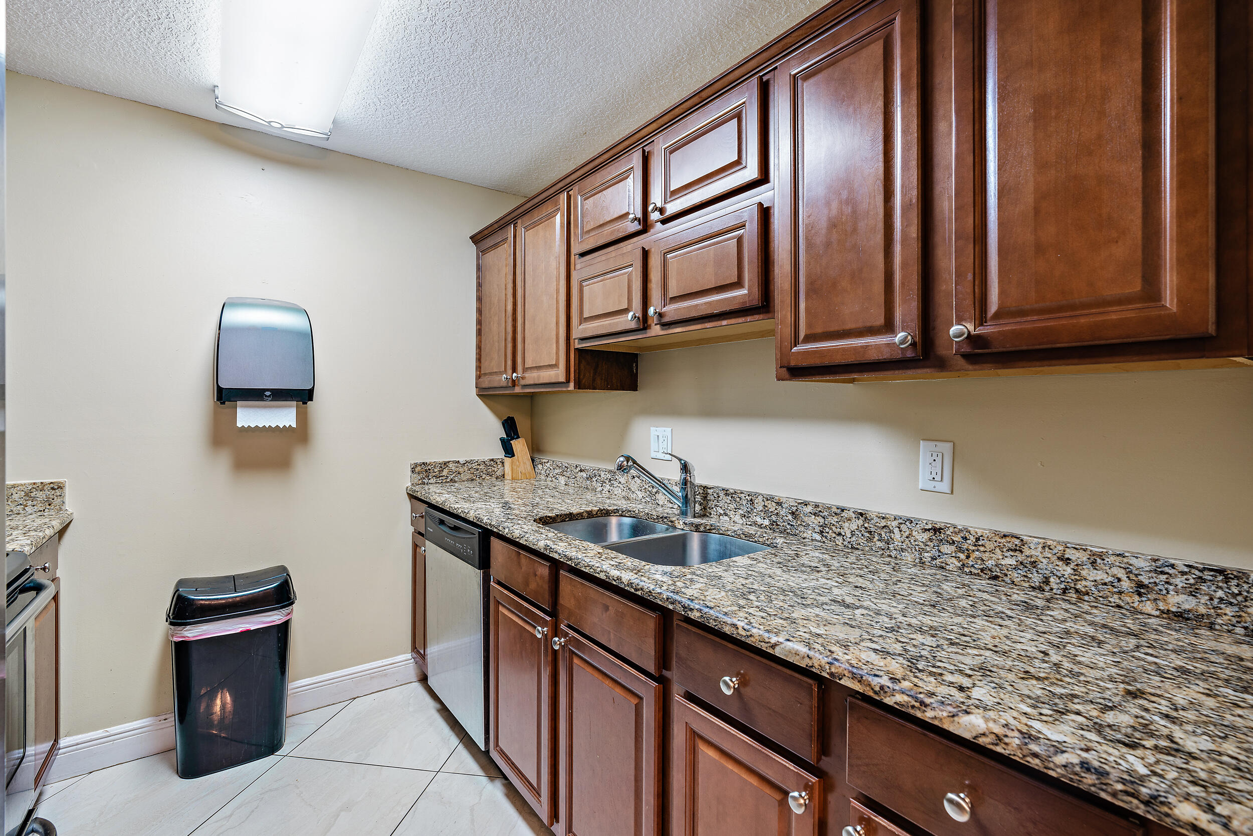 8455 SE Church Street Unit: 6