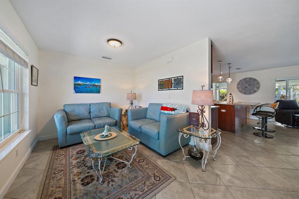 9772 SE Little Club Way S