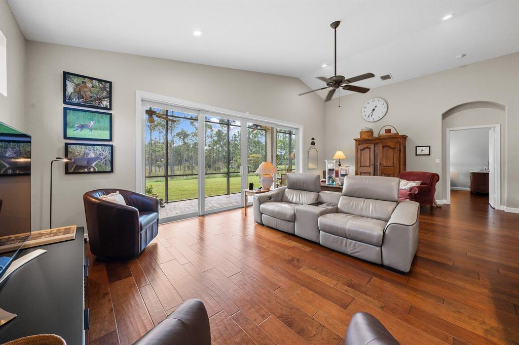 3008 SE Racoon Way