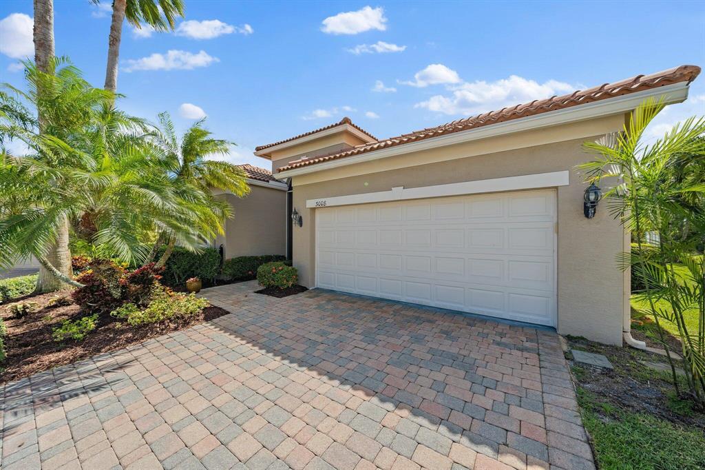 3008 SE Racoon Way