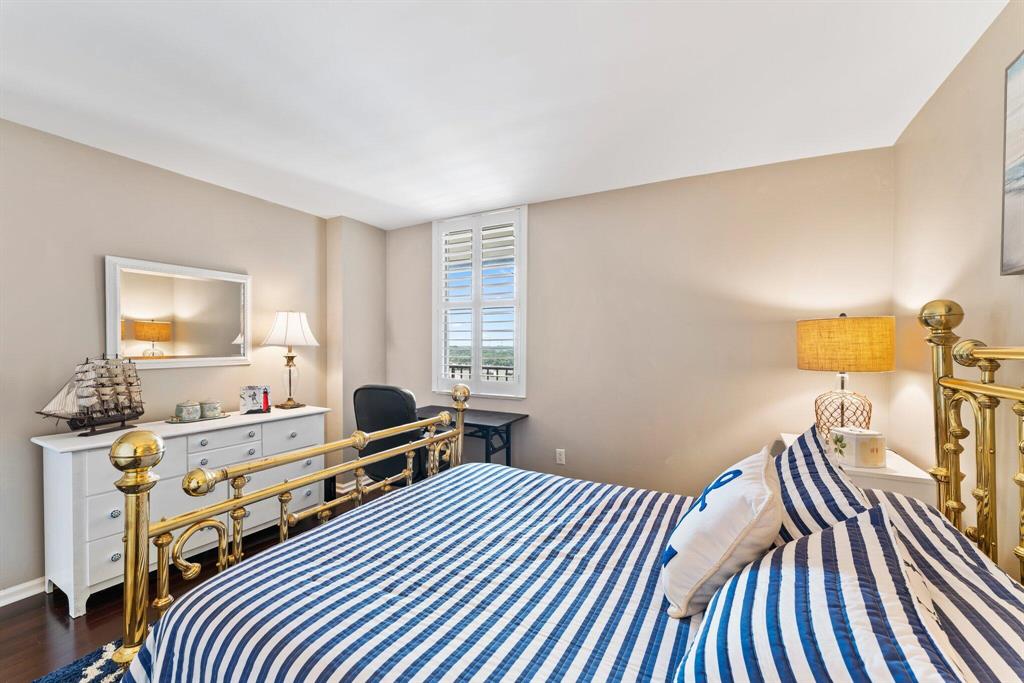 100 Beach Road Unit: 903