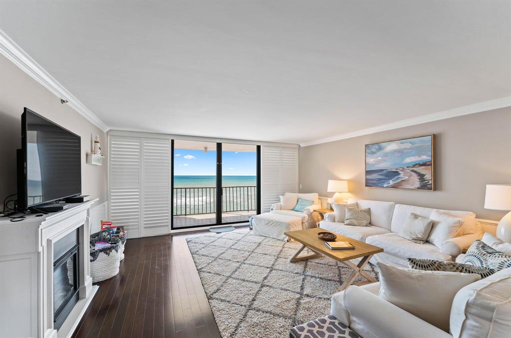 100 Beach Road Unit: 903