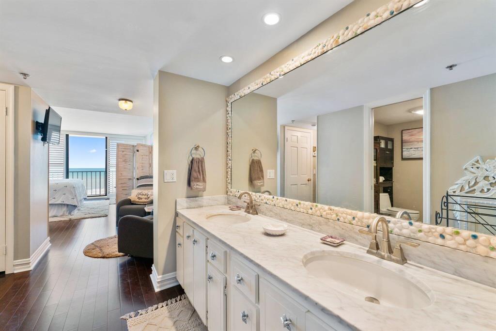 100 Beach Road Unit: 903