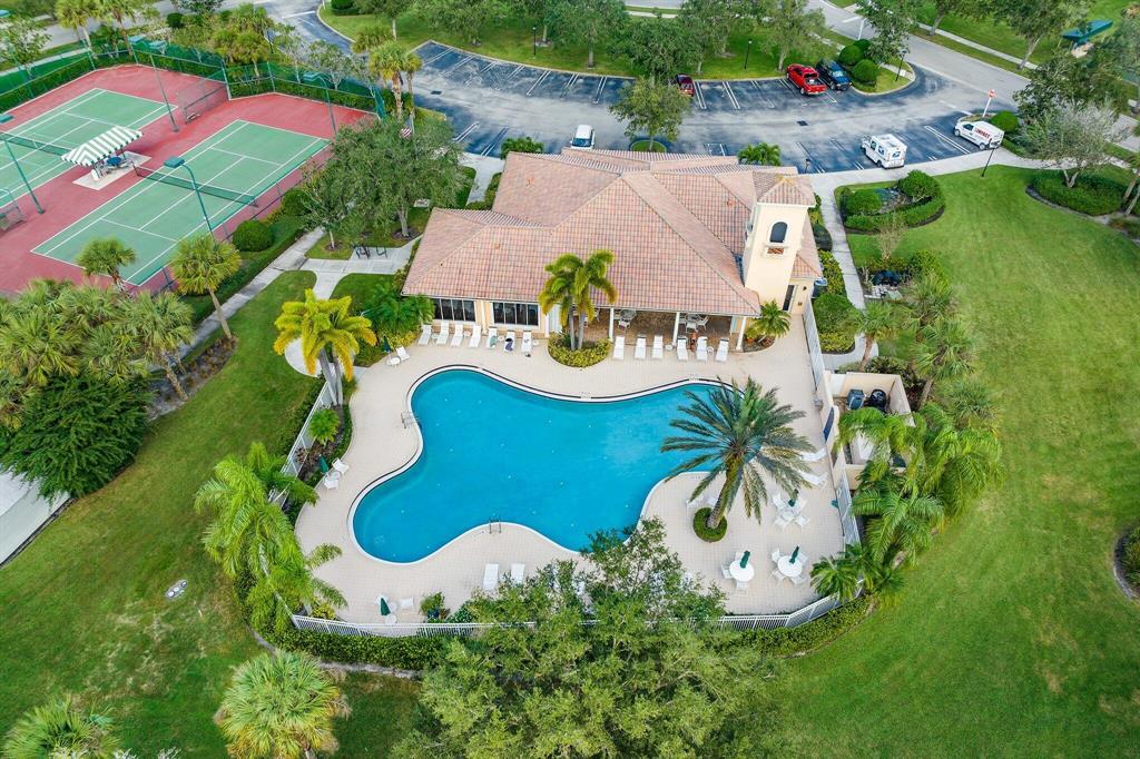 9022 SE Retreat Drive
