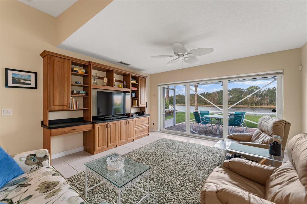 9022 SE Retreat Drive