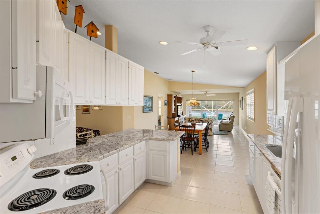 9022 SE Retreat Drive