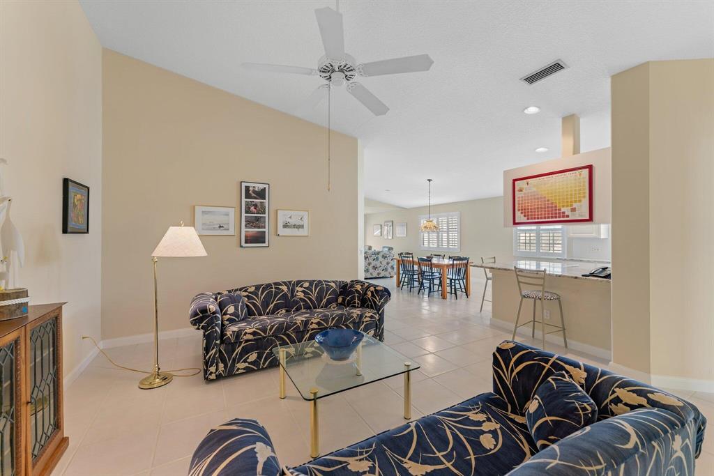 9022 SE Retreat Drive