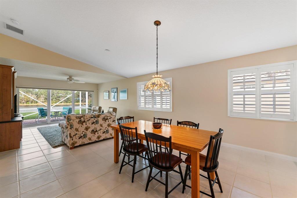 9022 SE Retreat Drive