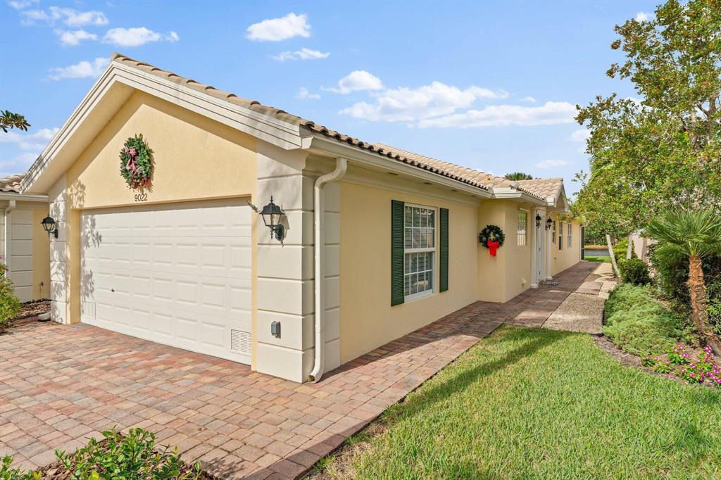 9022 SE Retreat Drive