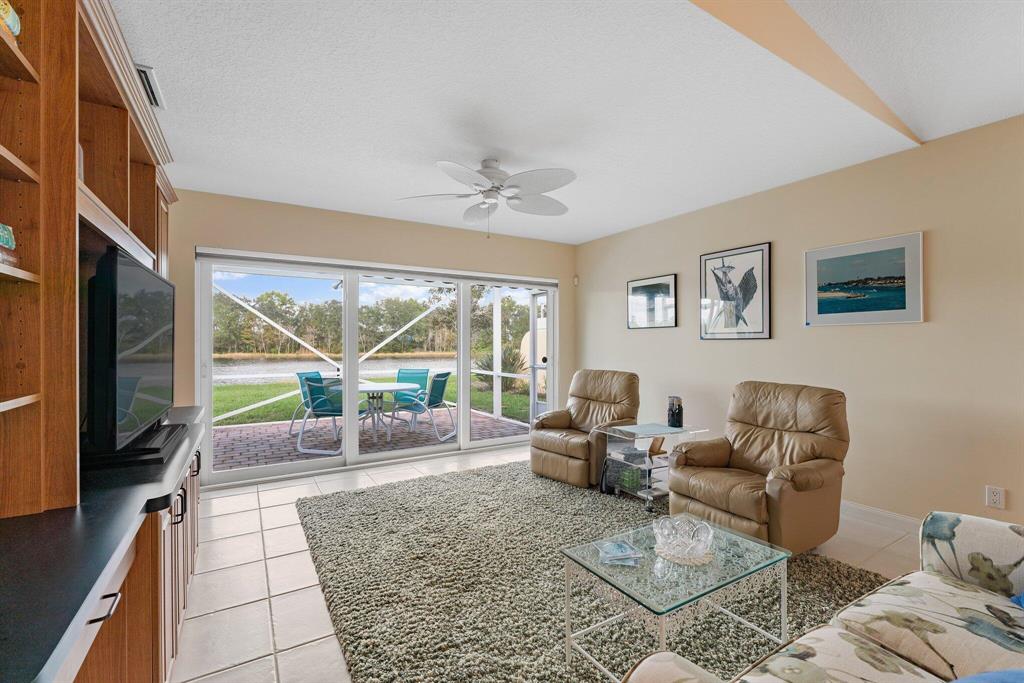 9022 SE Retreat Drive