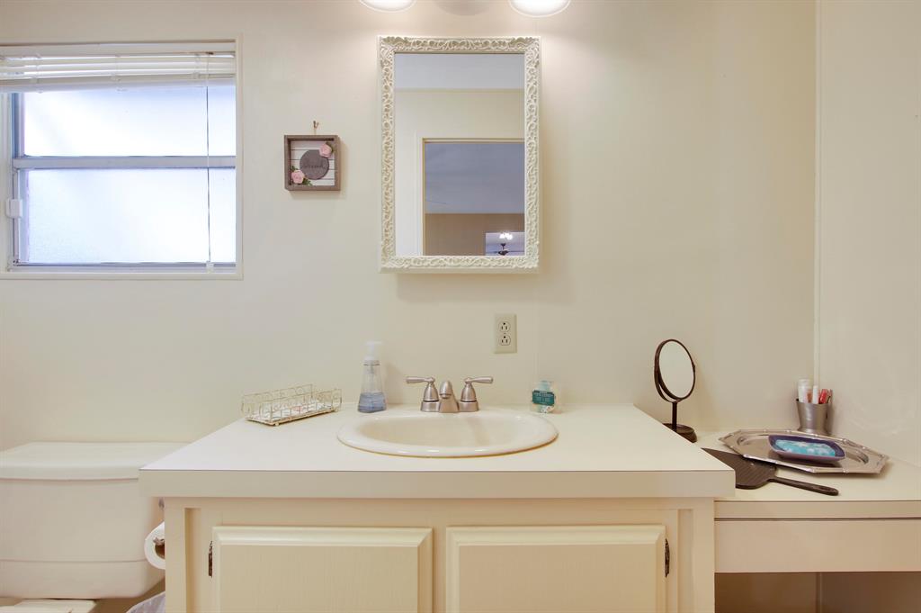 7068 SE Delegate Street