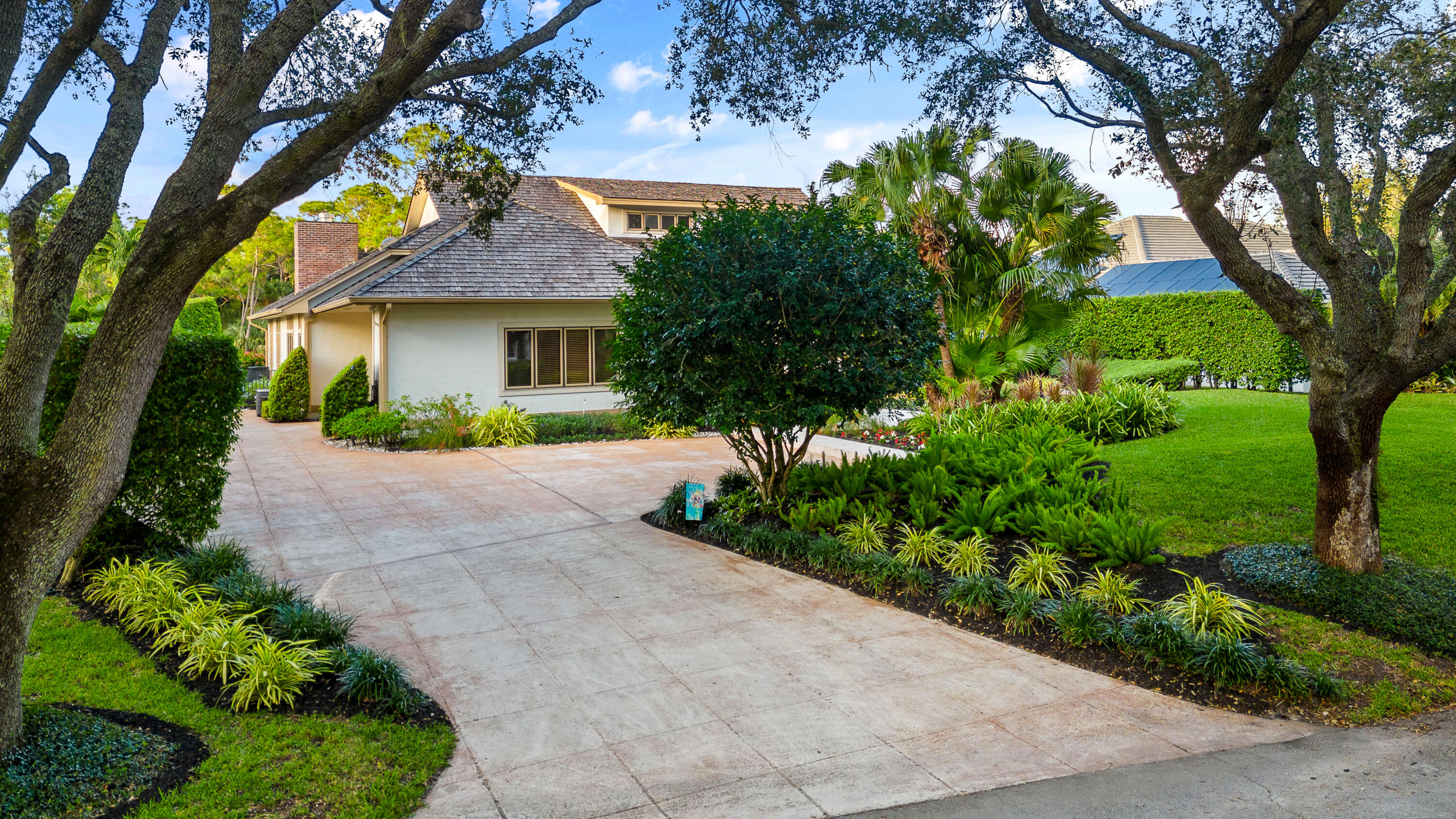 10435 SE Silver Palm Way