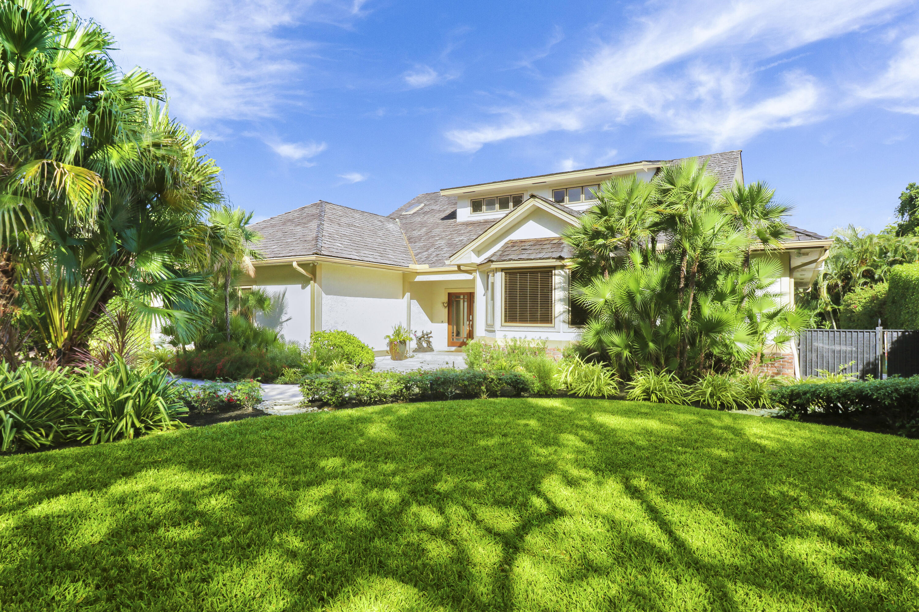 10435 SE Silver Palm Way