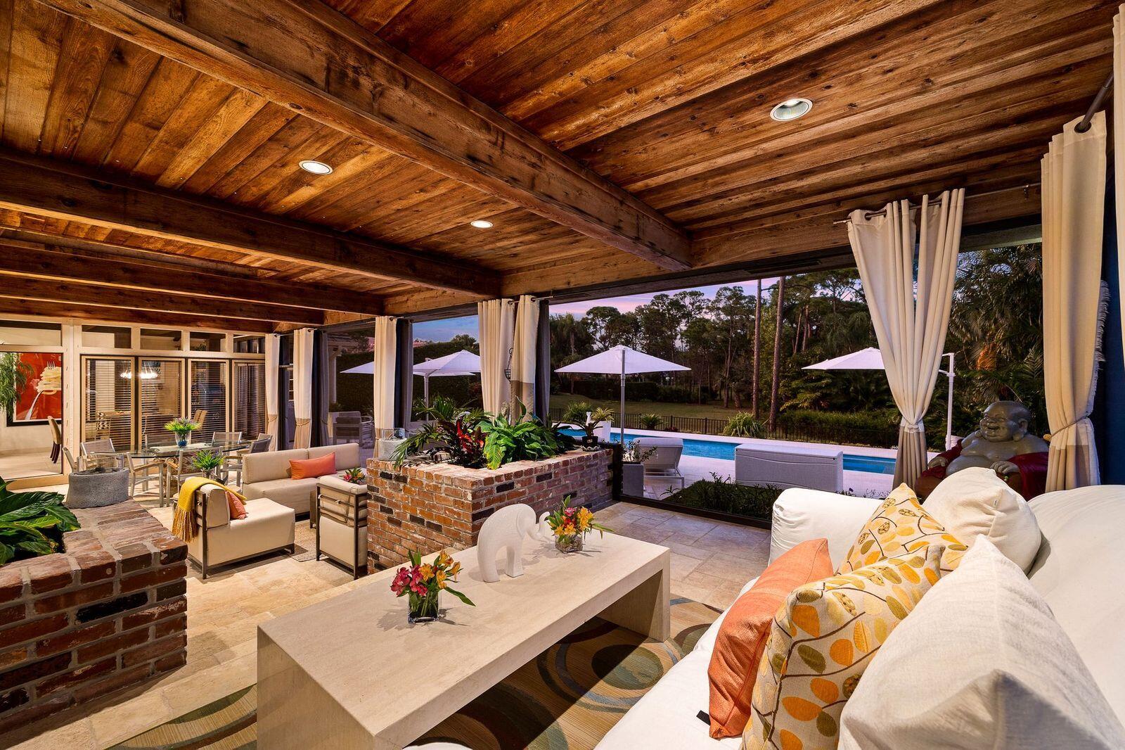 10435 SE Silver Palm Way