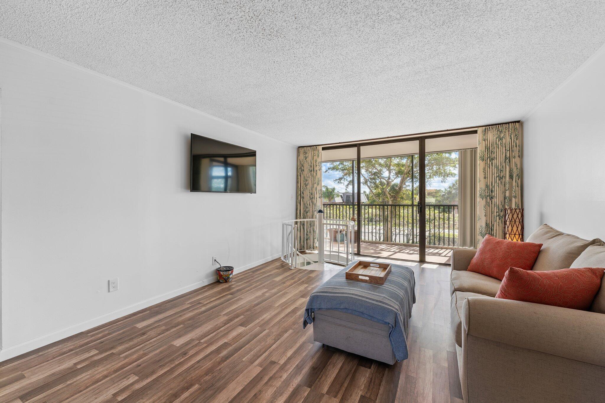 1605 S Us Highway 1 Unit: M1-104