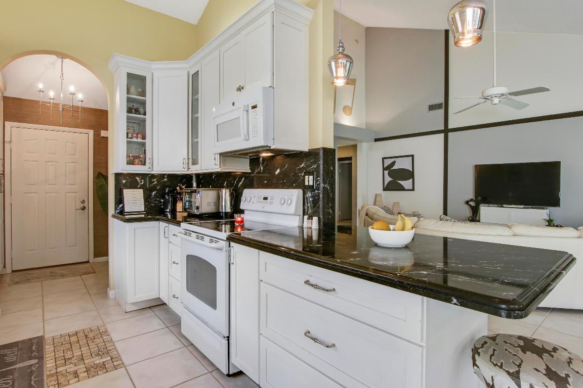 112 Cape Pointe Circle