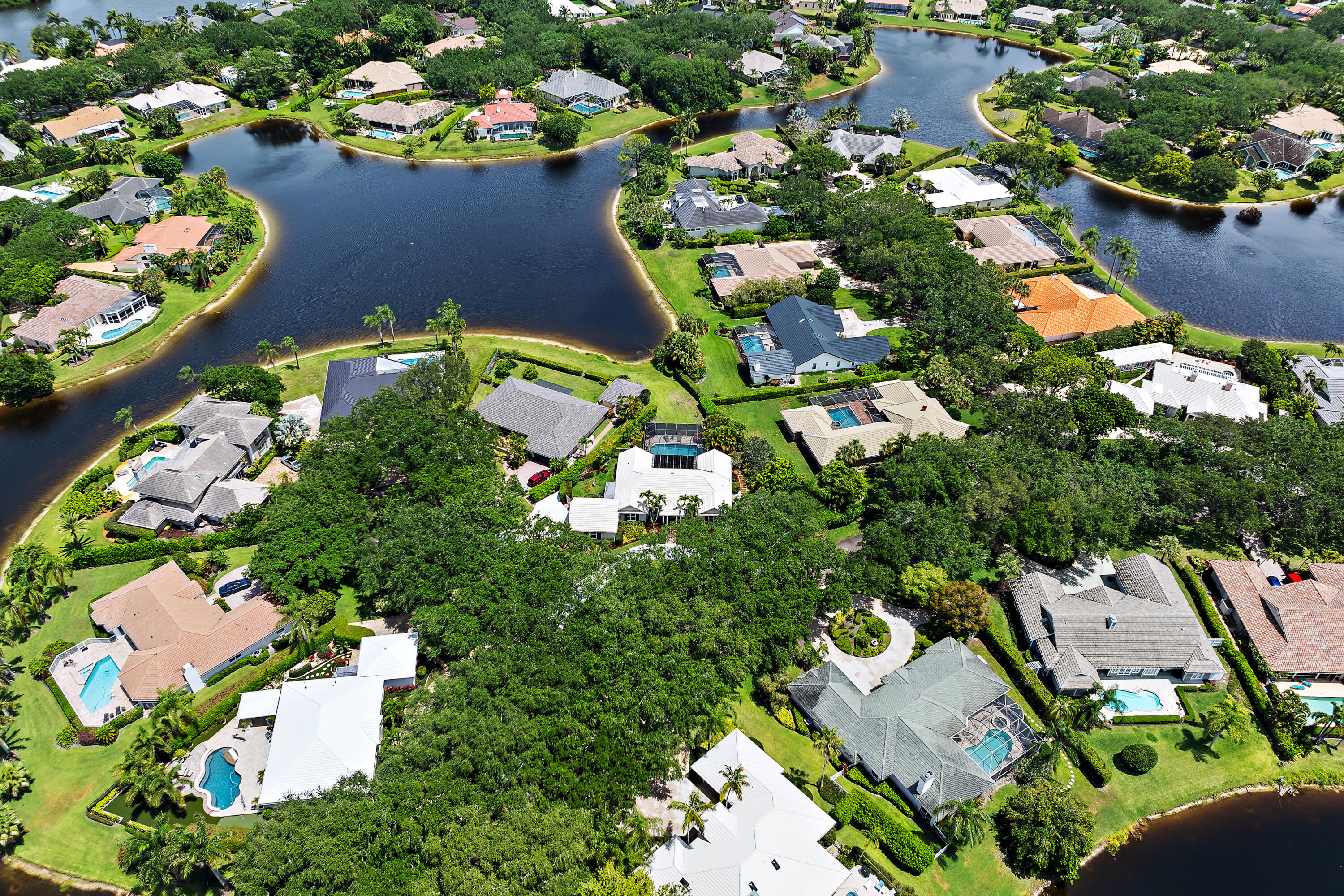 10100 SE White Pelican Way