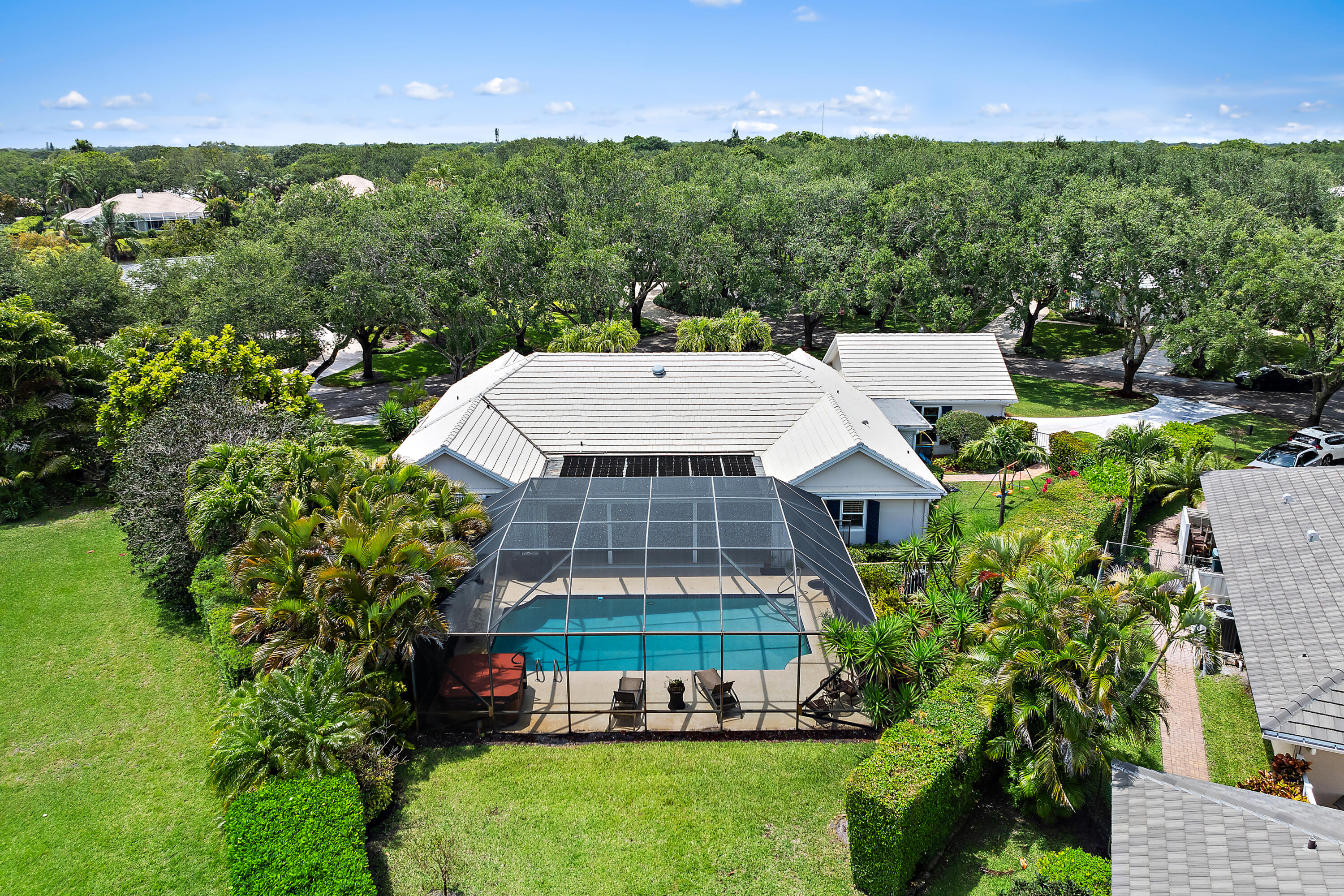 10100 SE White Pelican Way