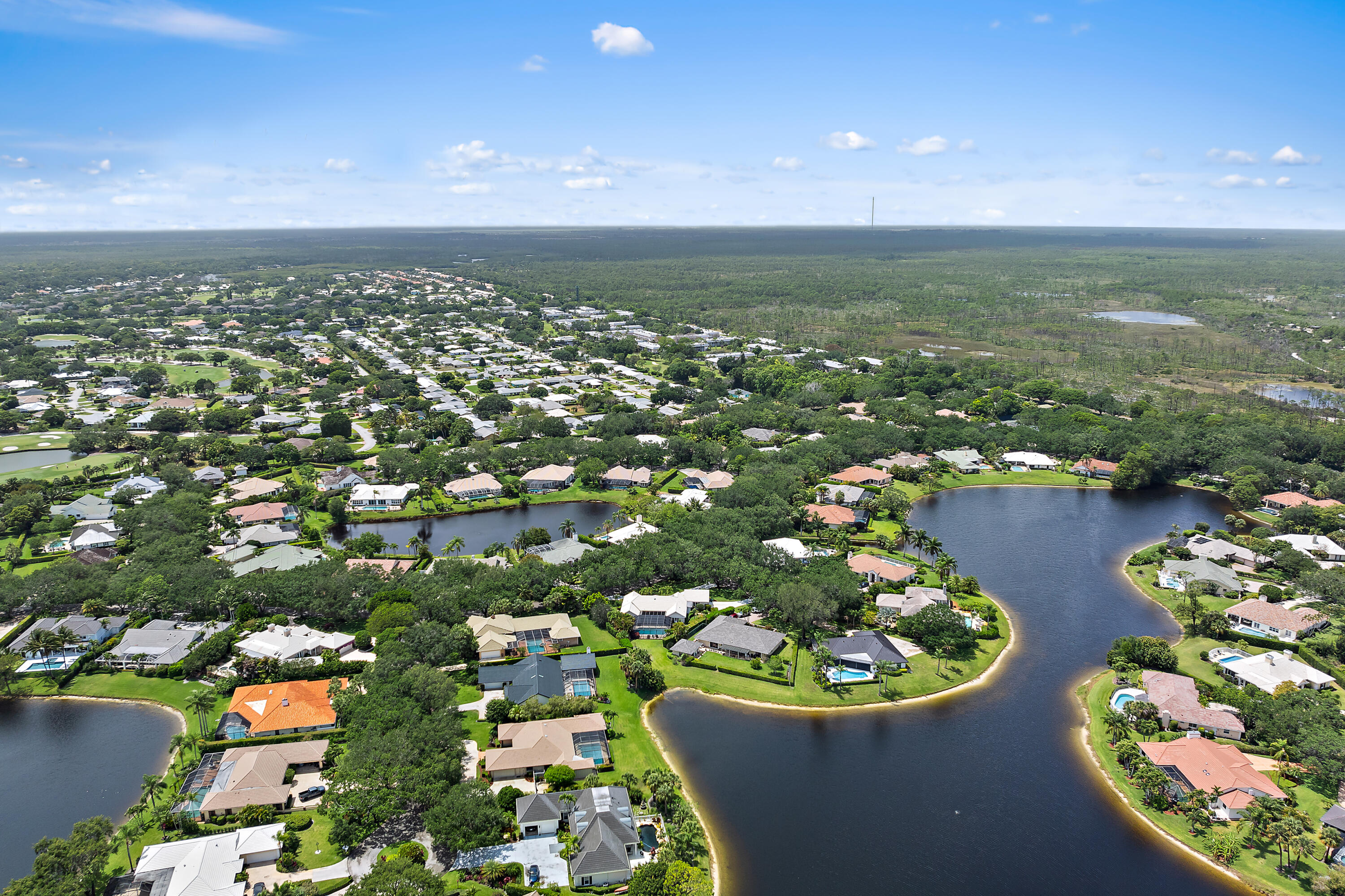 10100 SE White Pelican Way