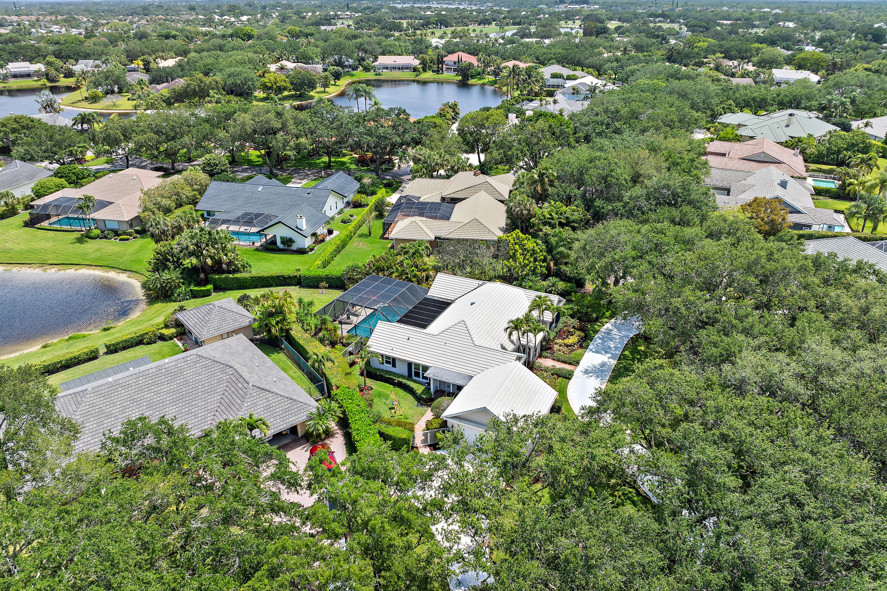 10100 SE White Pelican Way