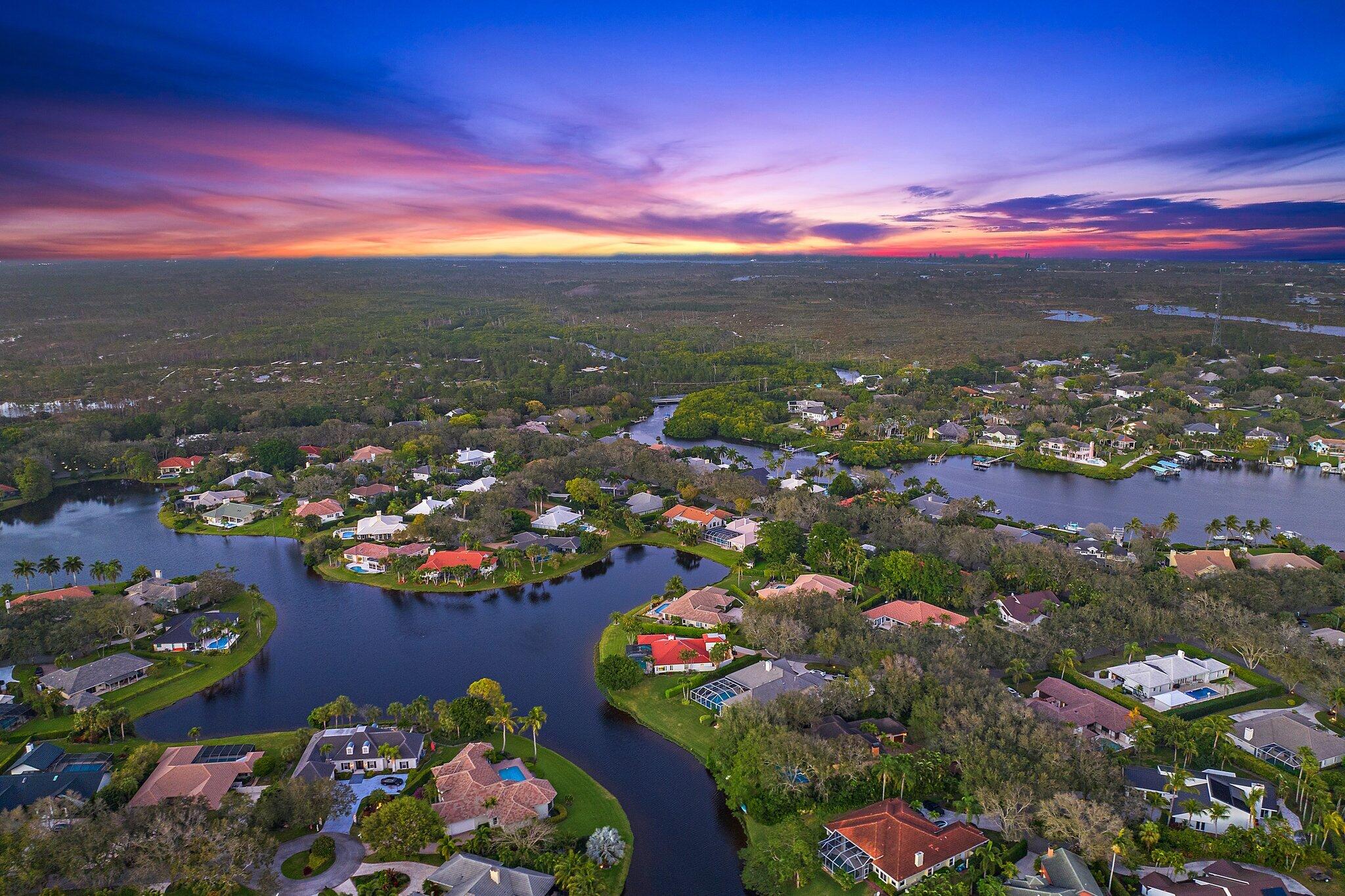 10100 SE White Pelican Way