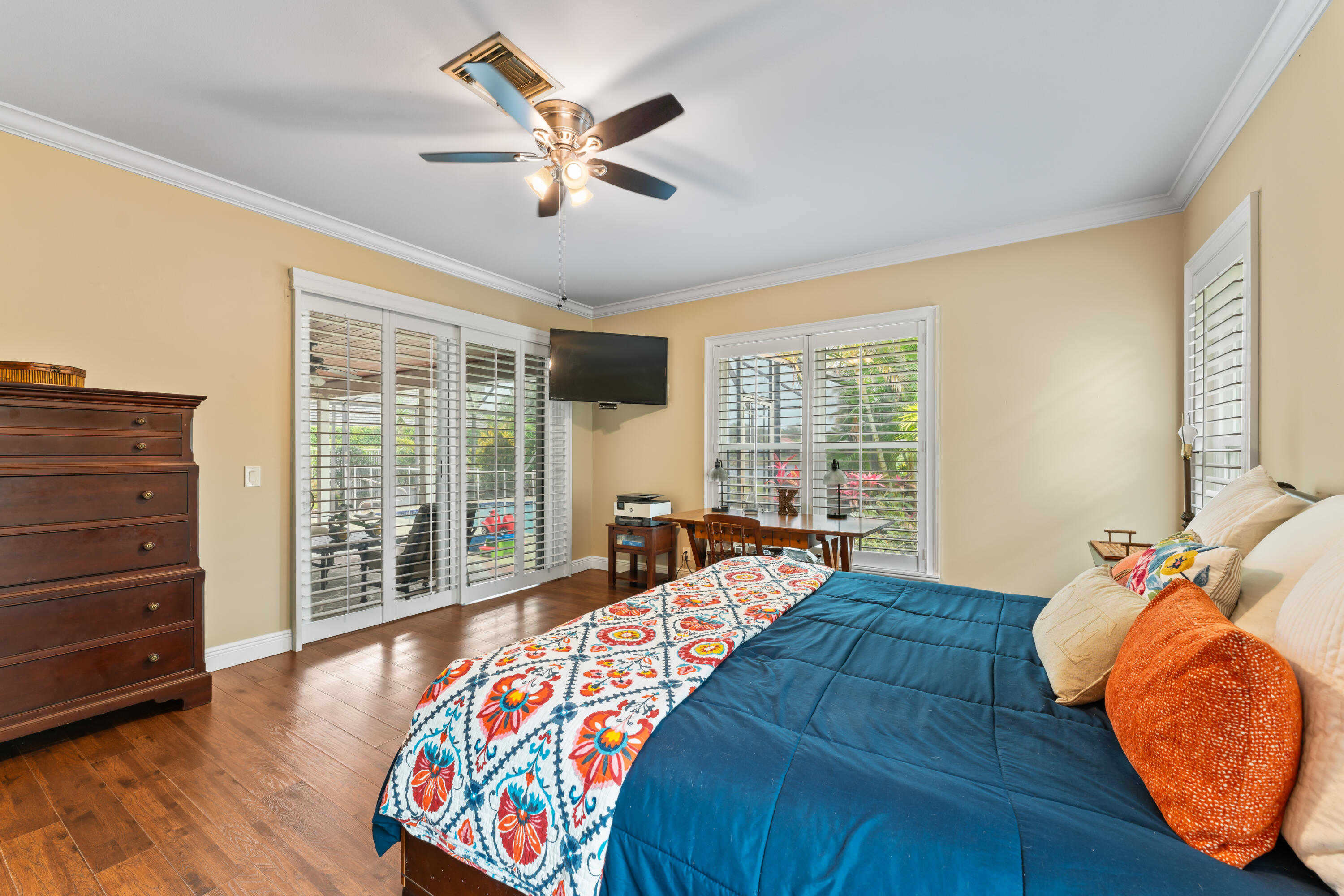 10100 SE White Pelican Way