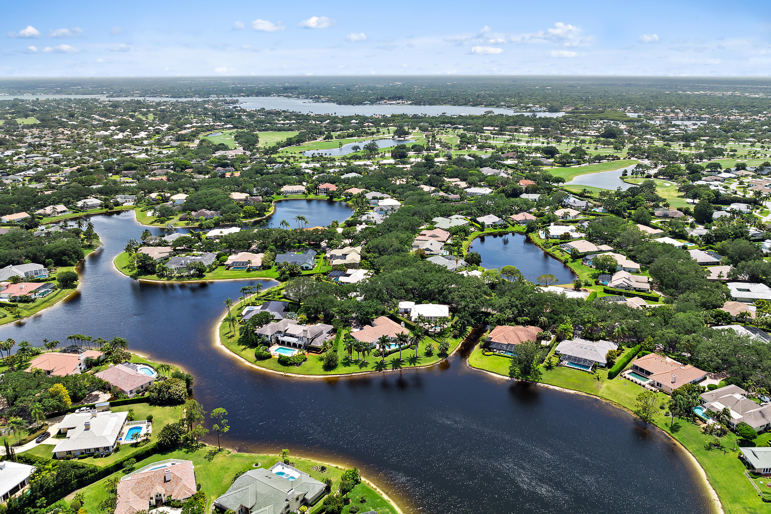 10100 SE White Pelican Way