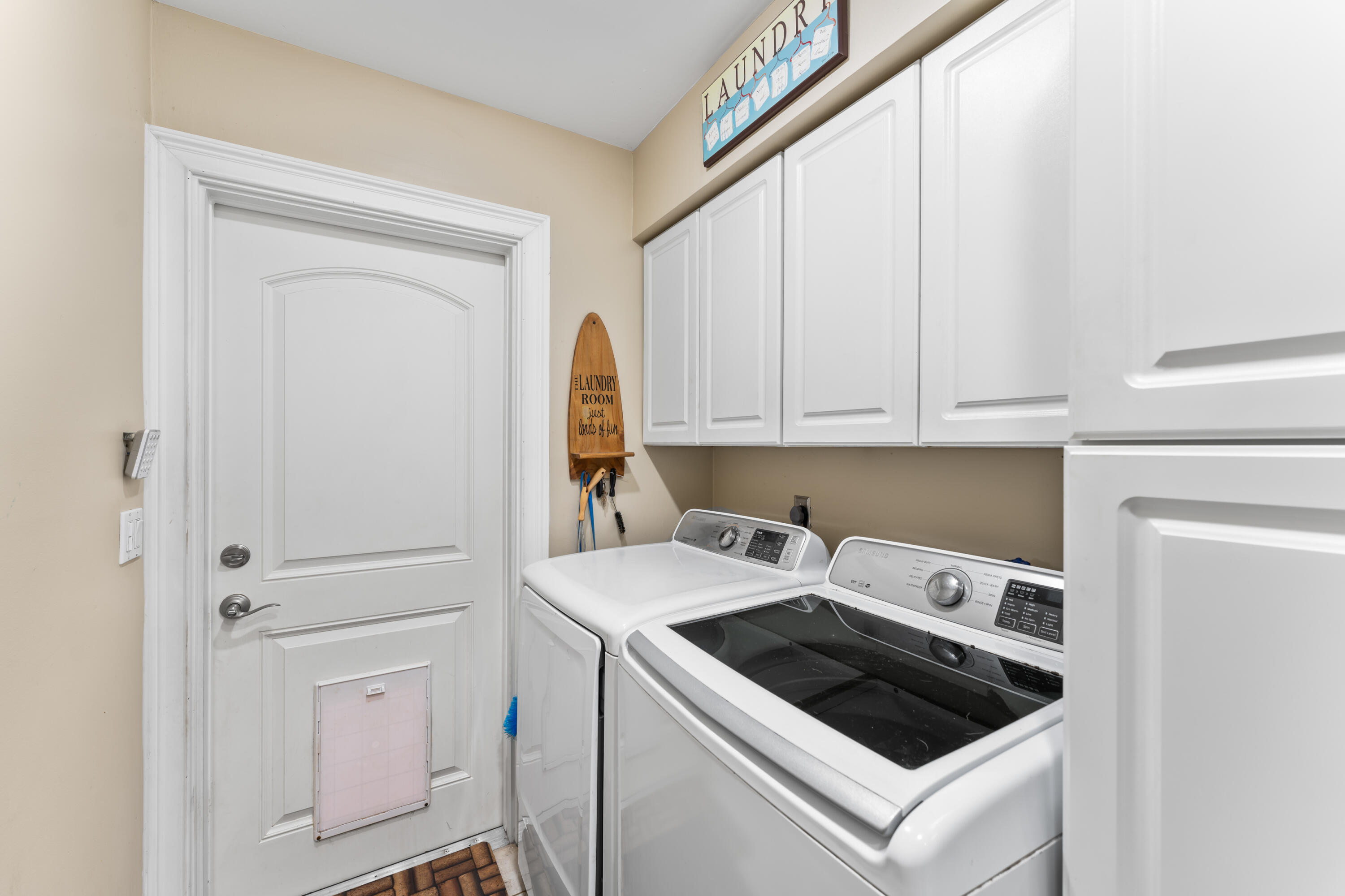 10100 SE White Pelican Way