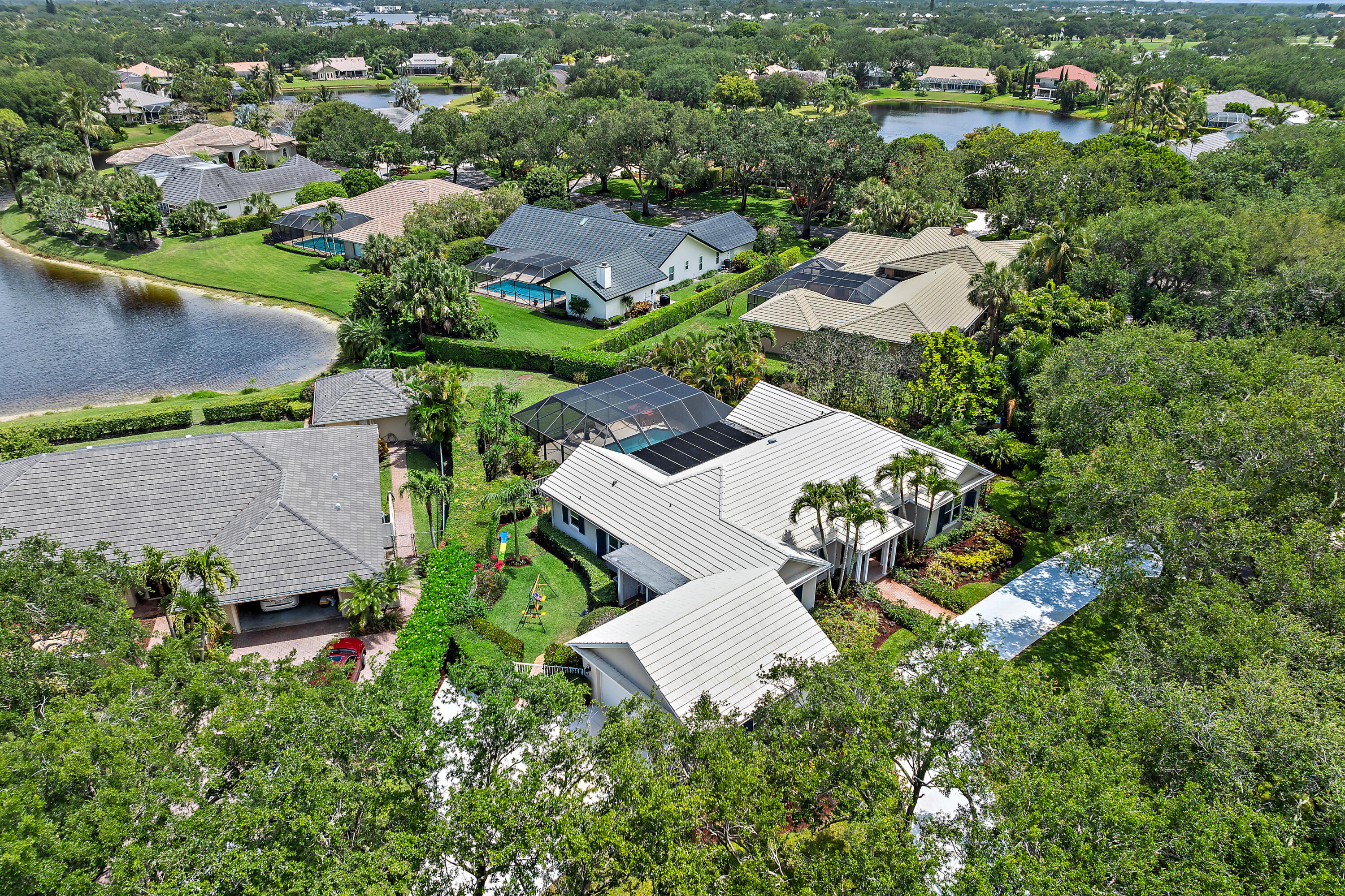 10100 SE White Pelican Way