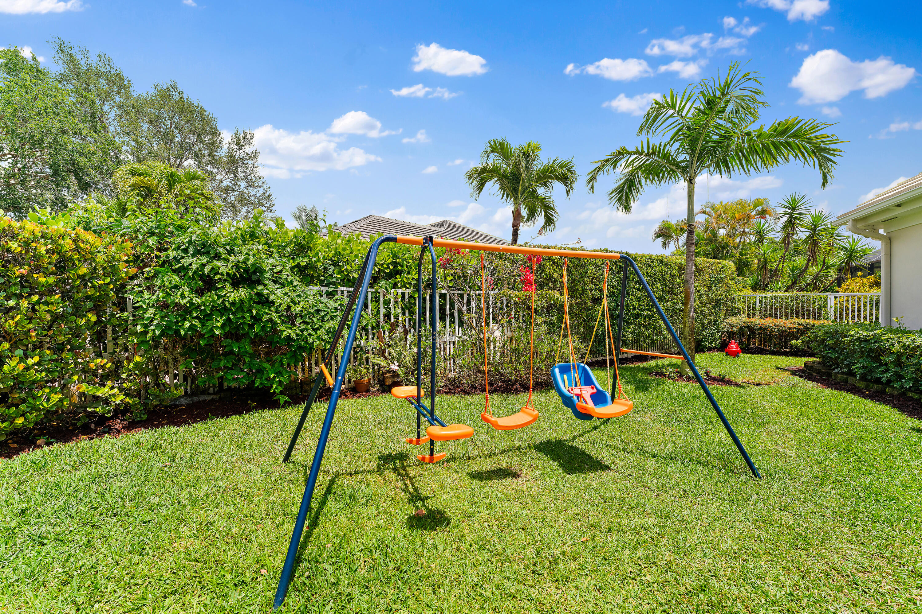 10100 SE White Pelican Way