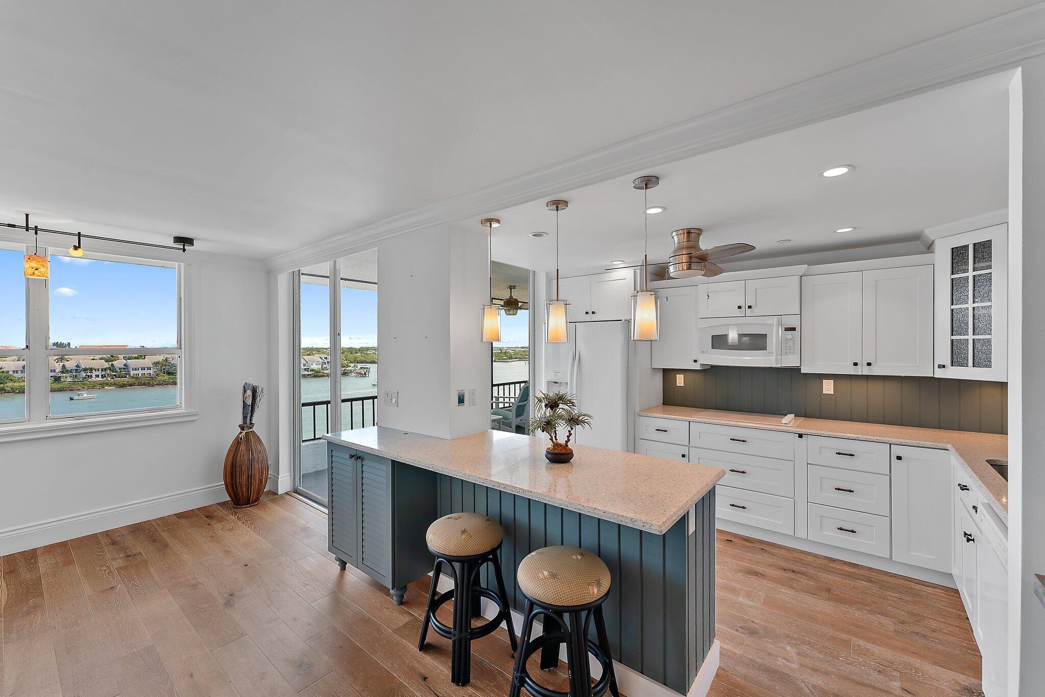 1542 Cove Drive 603c