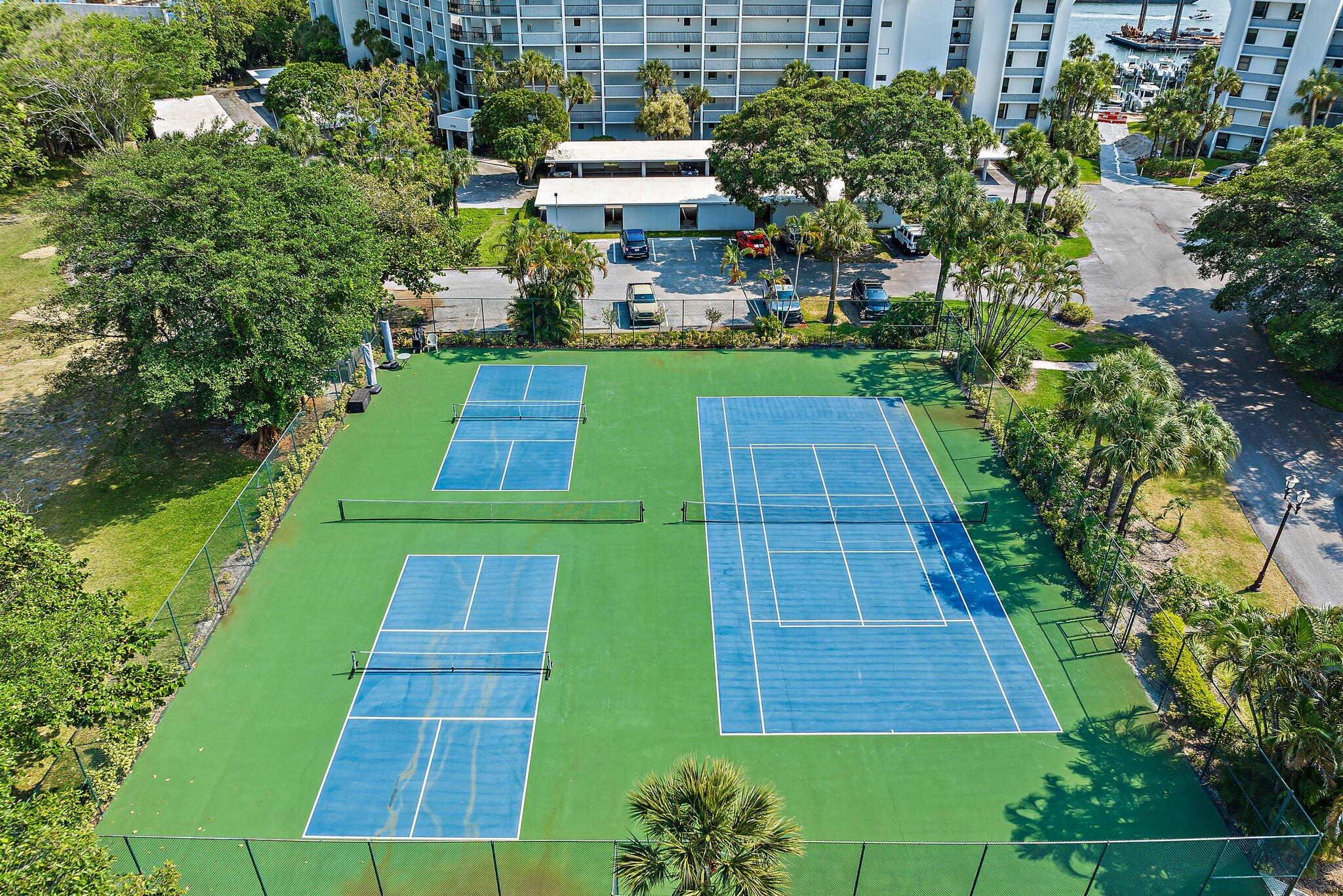 1542 Cove Drive 603c