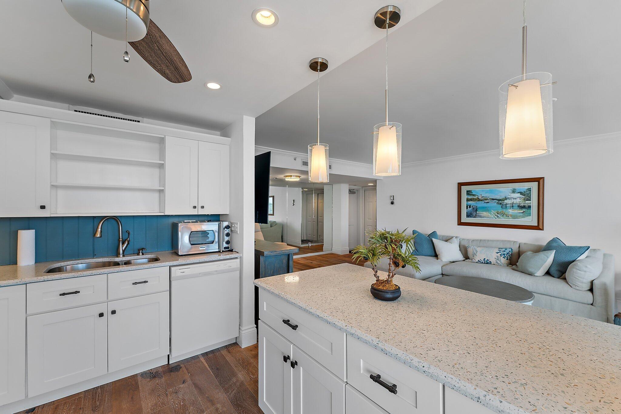 1542 Cove Drive 603c