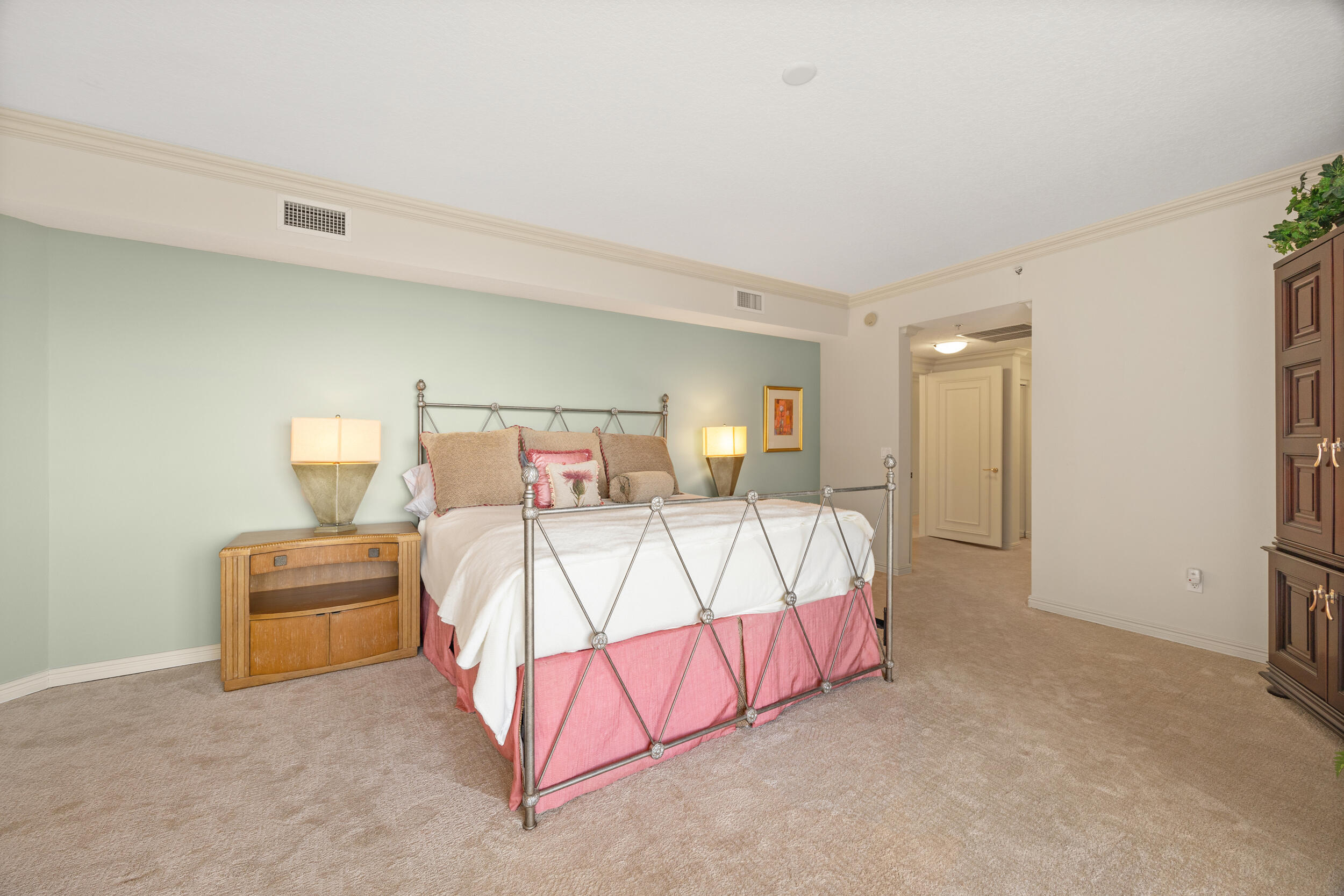 700 Ocean Royale Way 601