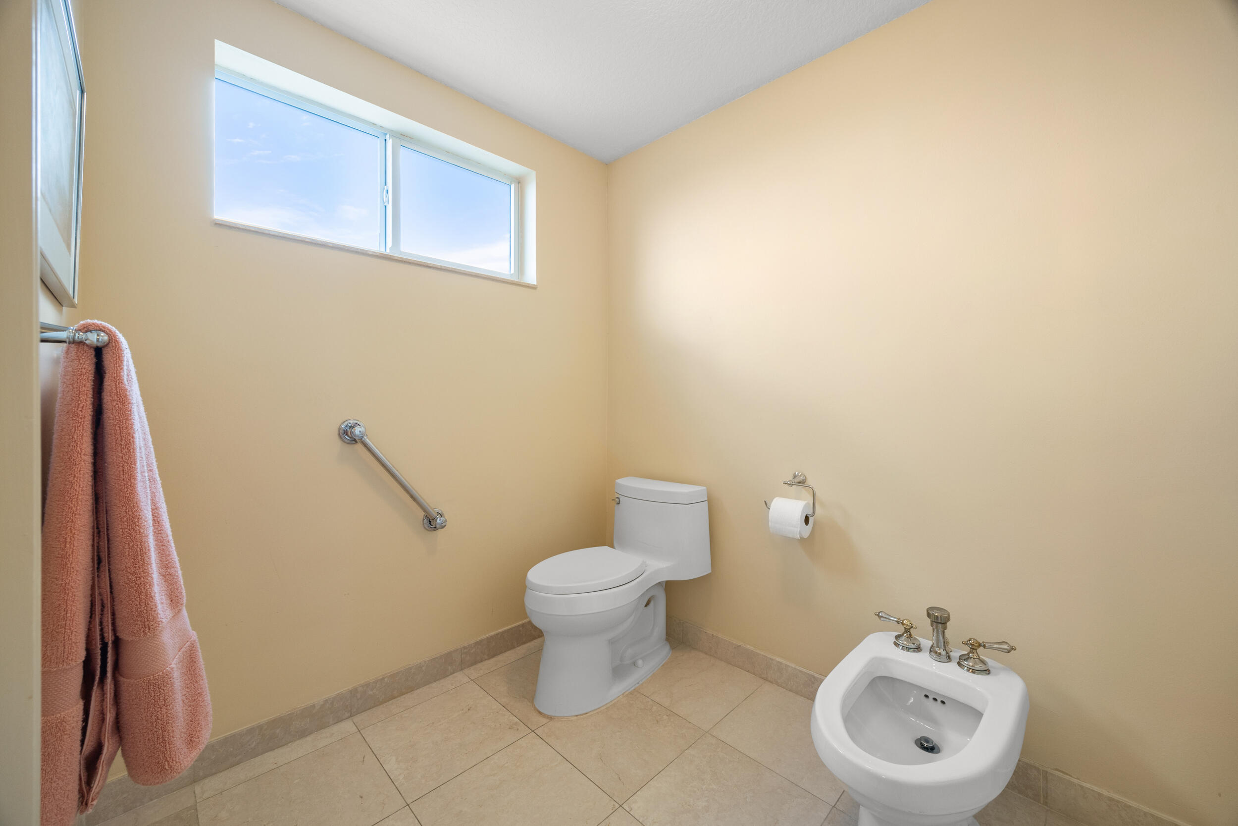 700 Ocean Royale Way 601