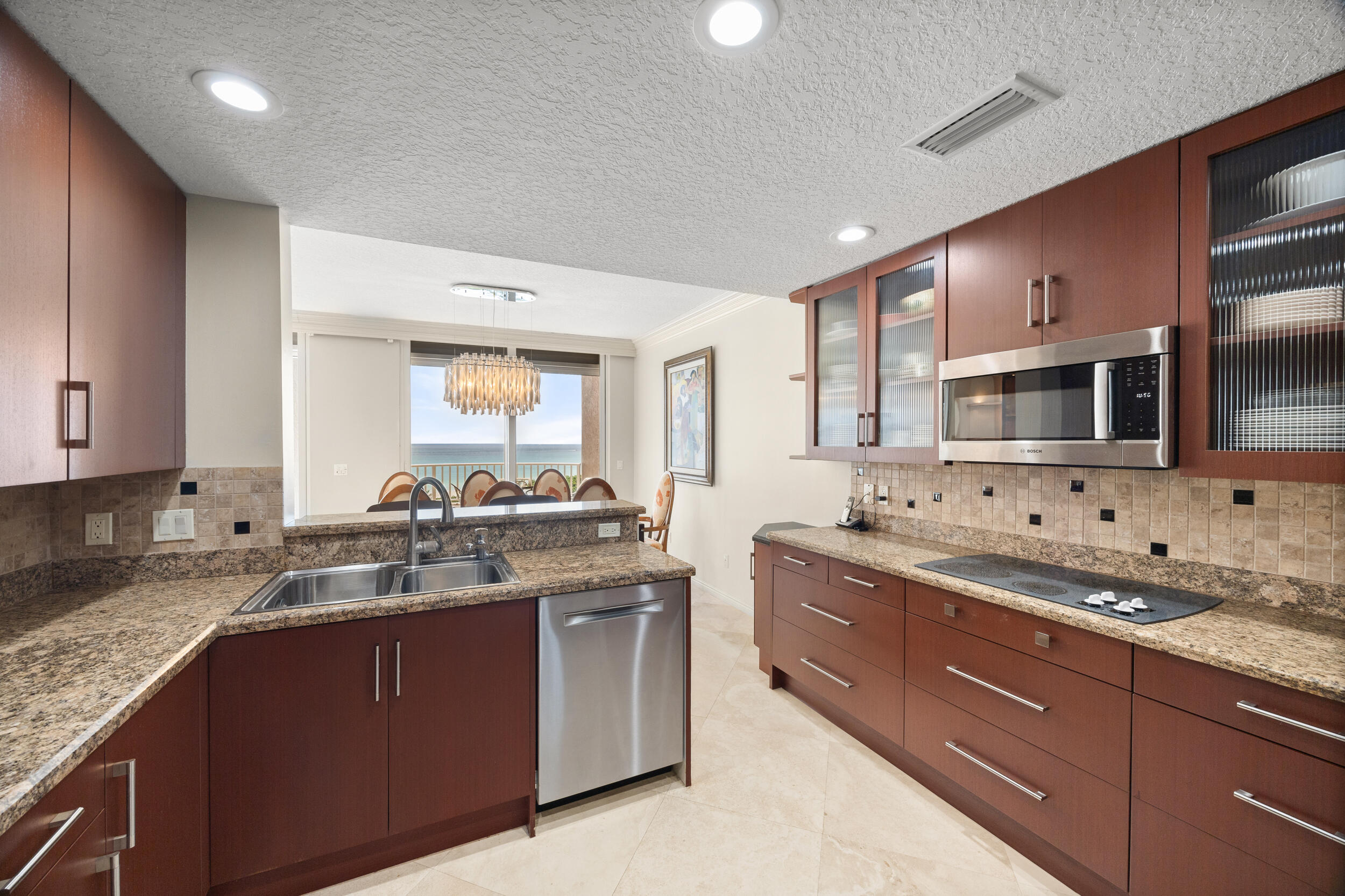 700 Ocean Royale Way 601