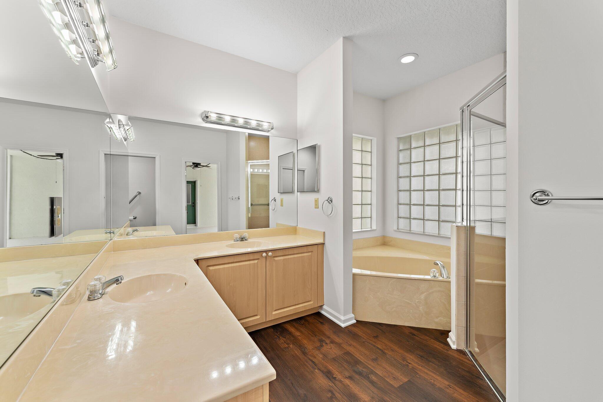 15784 Alexander Run