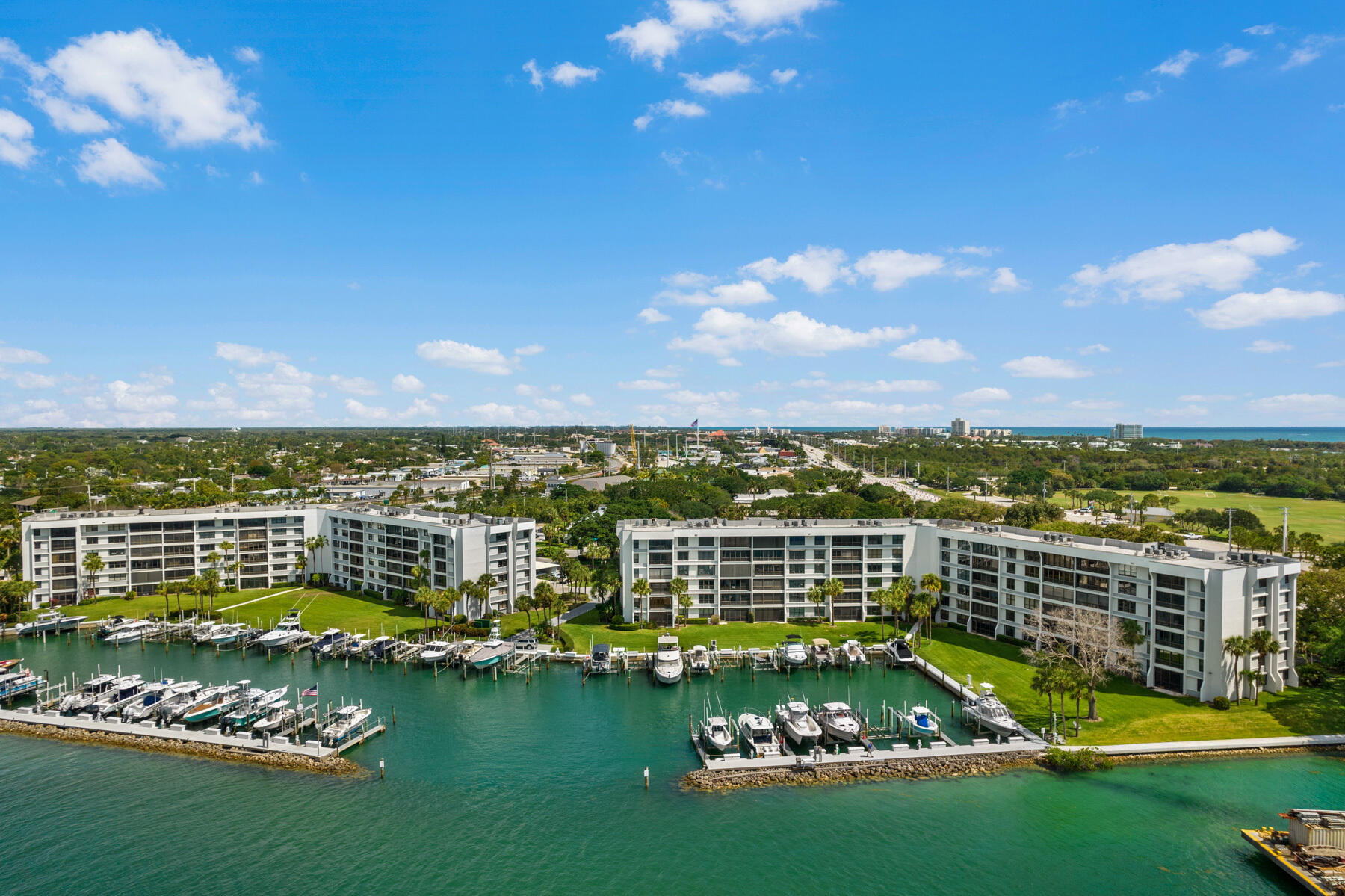 1542 Jupiter Cove Drive Unit: 607c