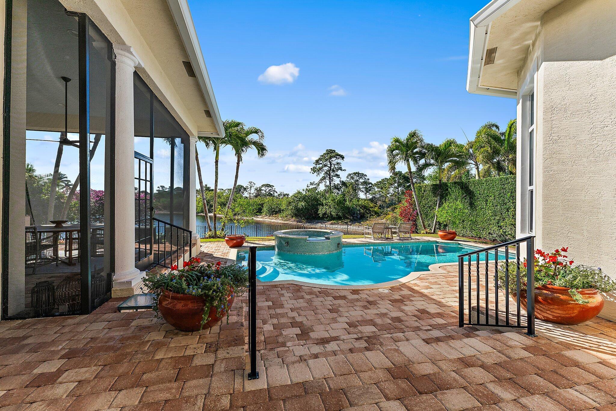 9628 SE Sandpine Lane