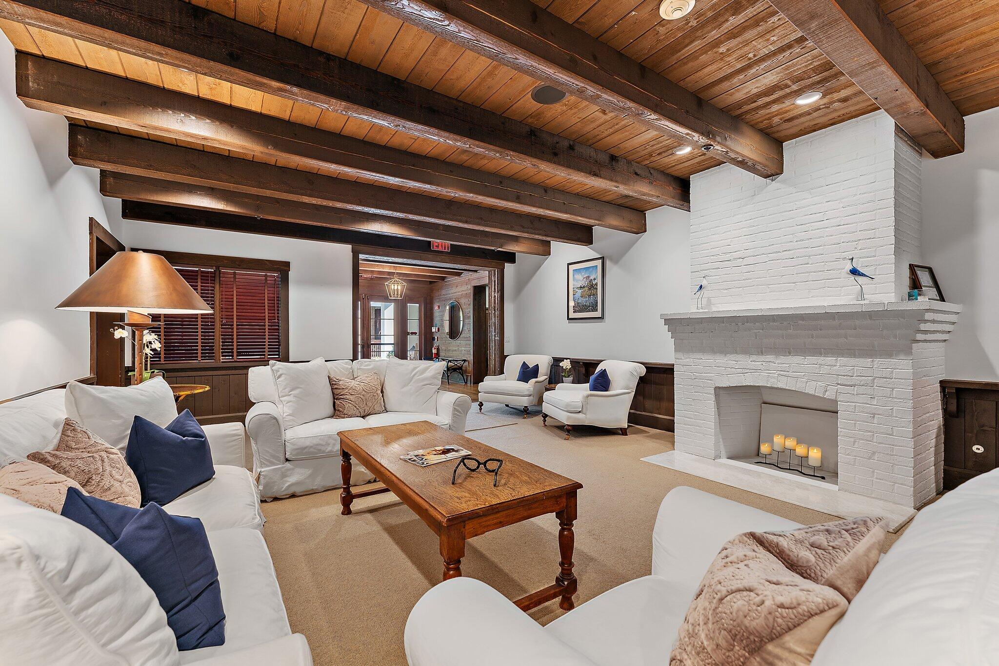 9628 SE Sandpine Lane