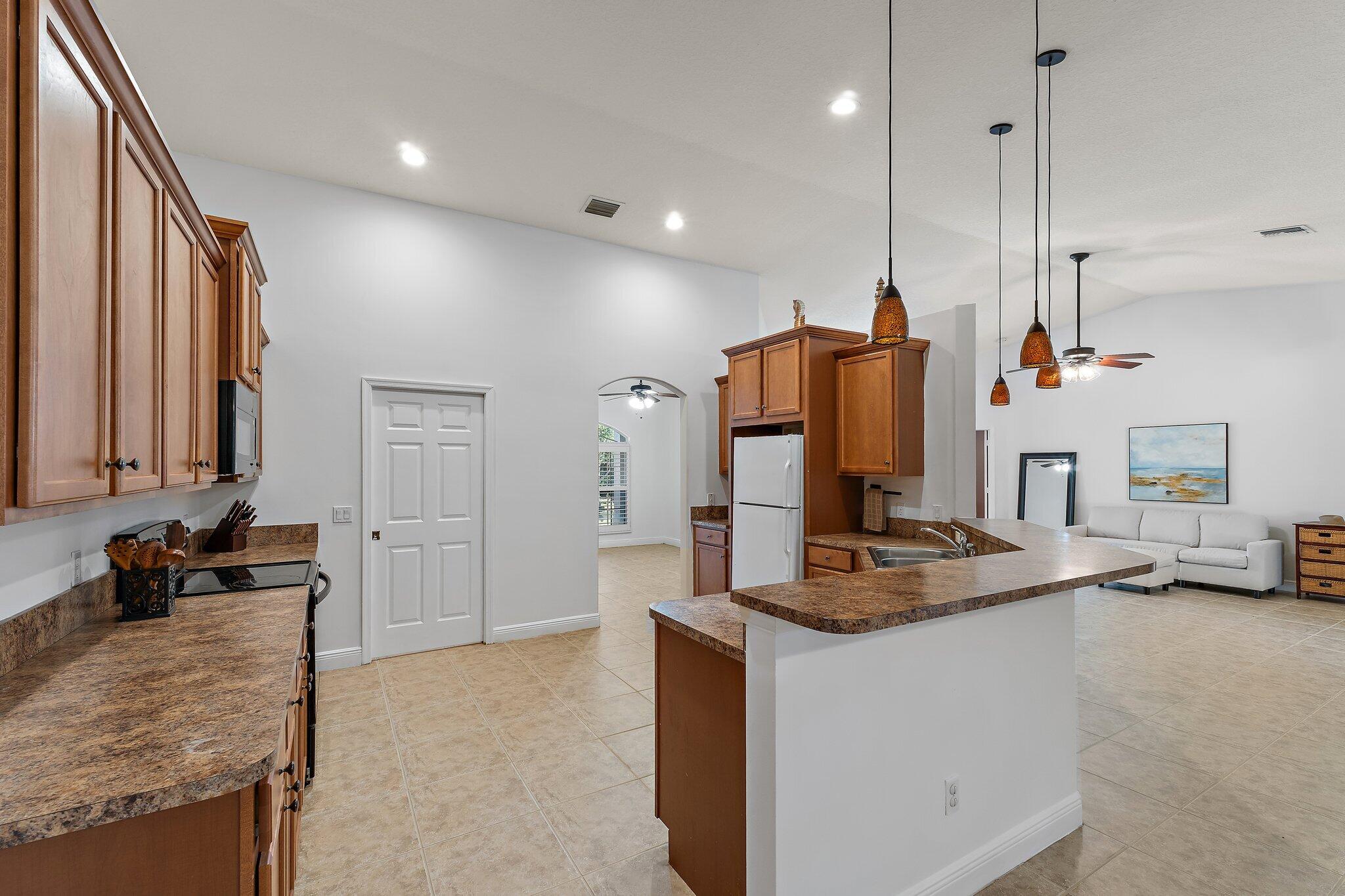 9608 Mockingbird Trail