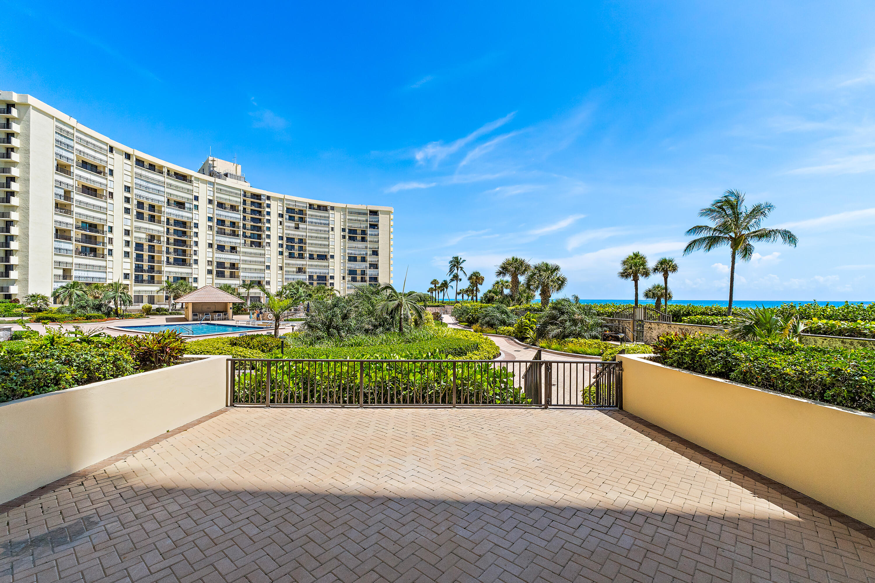 300 Ocean Trail Way 102