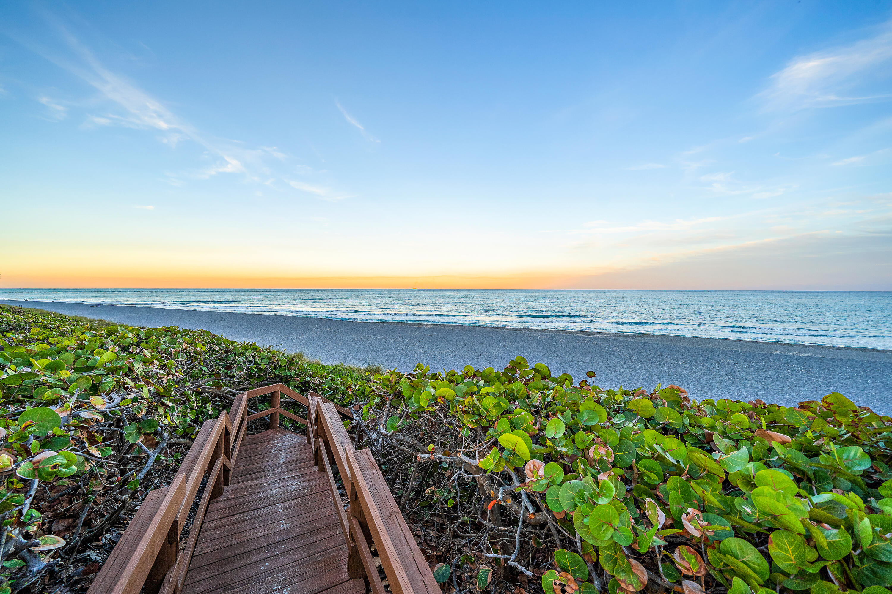 300 Ocean Trail Way 102