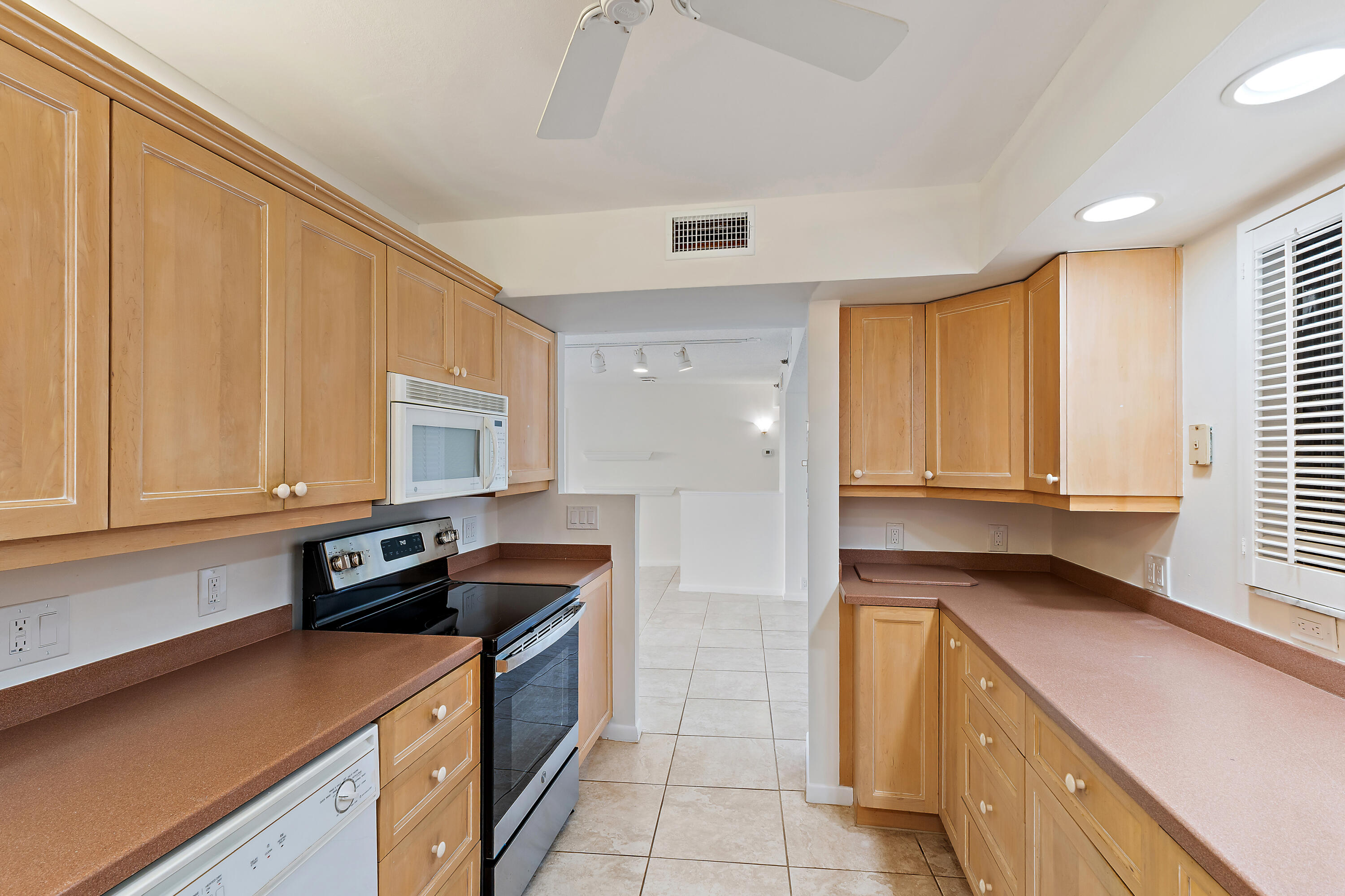 300 Ocean Trail Way 102