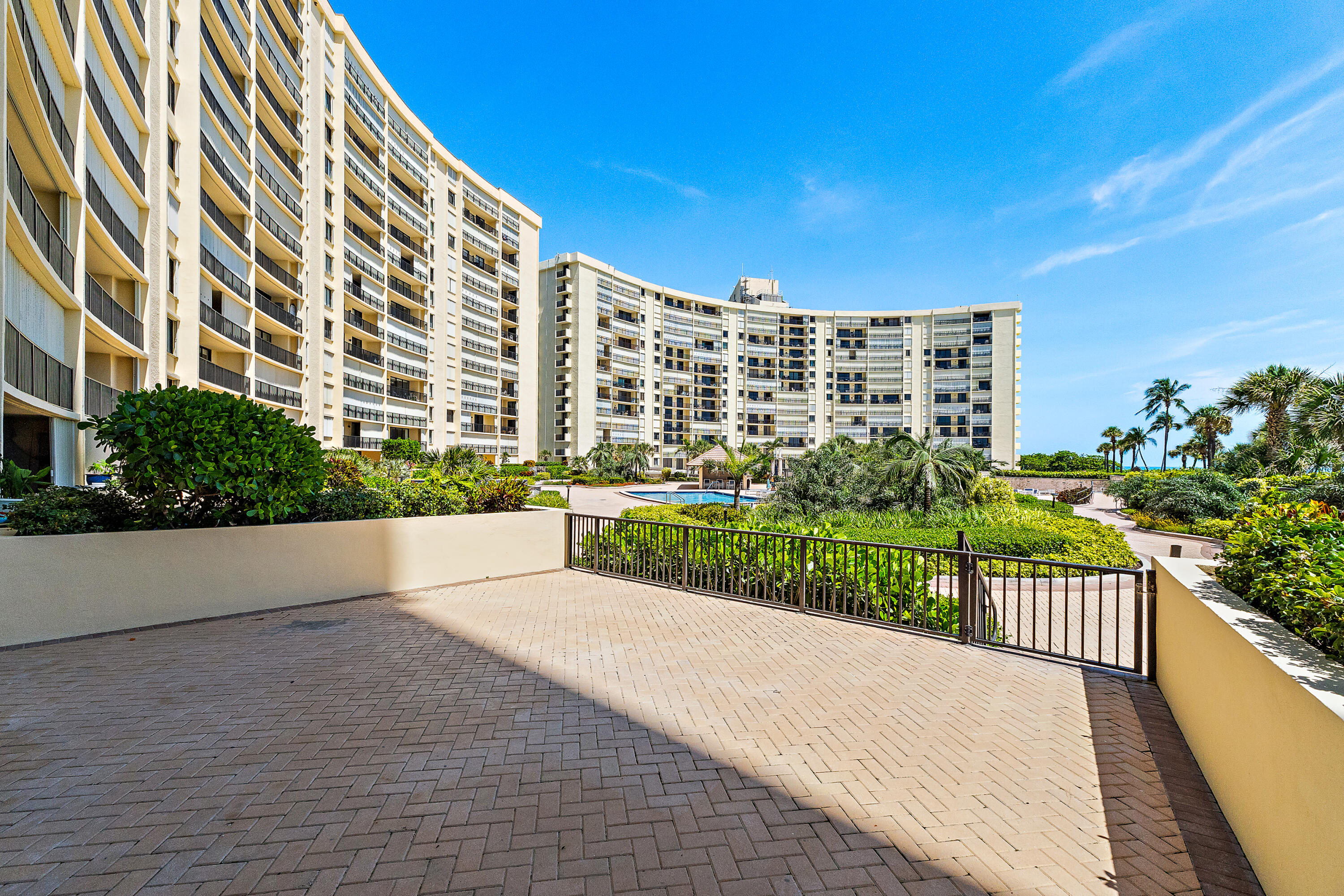 300 Ocean Trail Way 102