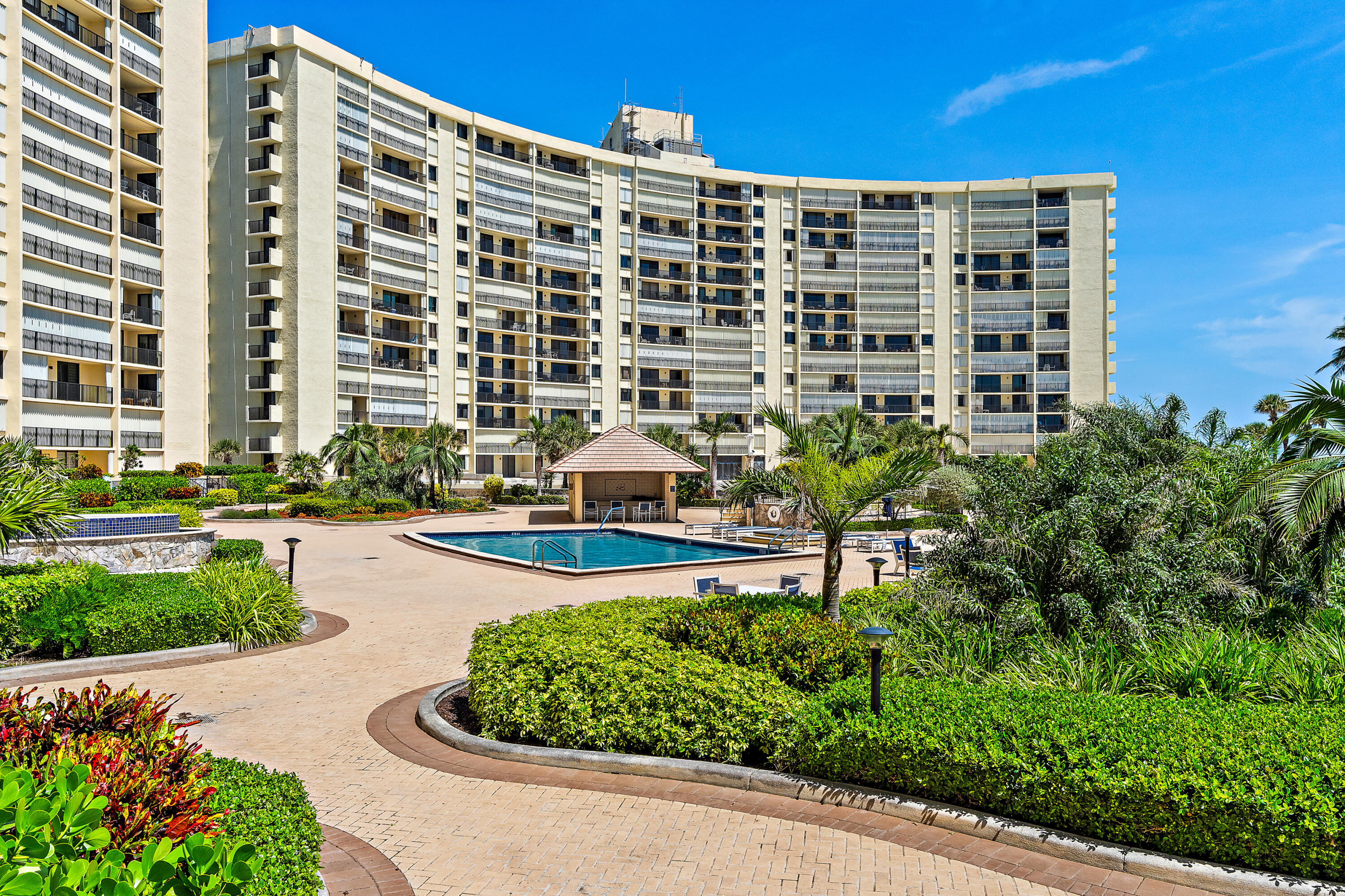 300 Ocean Trail Way 102